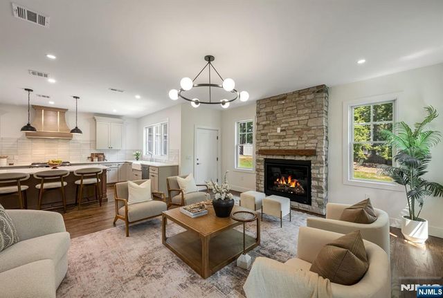 5 Blanchfield Court, Ho-ho-kus, NJ 07423