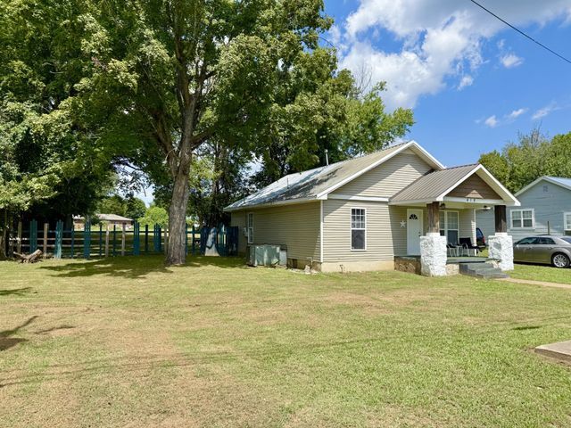 418 Riverview Dr, Shelbyville, TN 37160