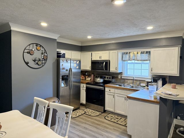 418 Riverview Dr, Shelbyville, TN 37160