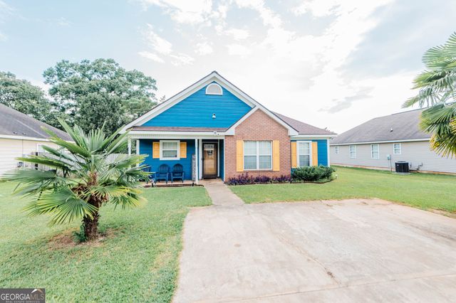 305 Strawbridge Lane, Bonaire, GA 31005