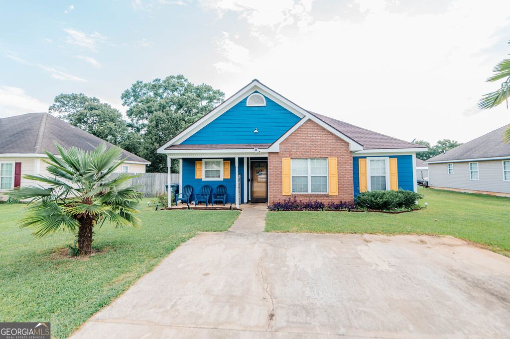 305 Strawbridge Lane, Bonaire, GA 31005