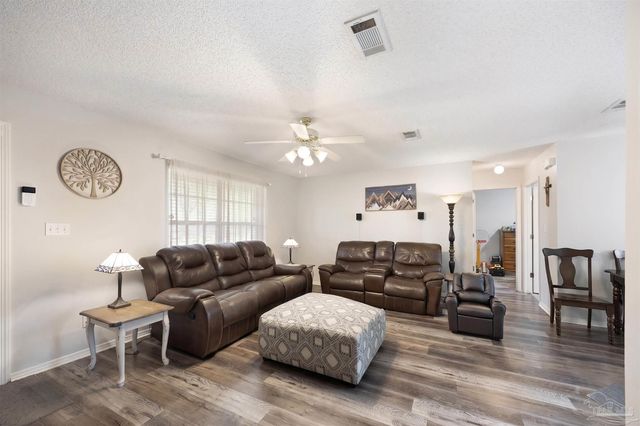 4997 Mayo Cir, Pace, FL 32571