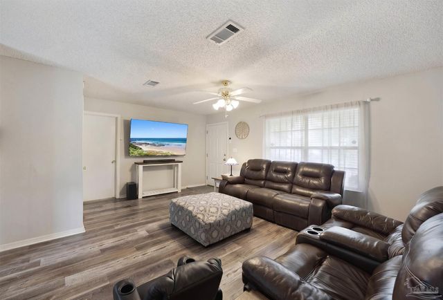 4997 Mayo Cir, Pace, FL 32571