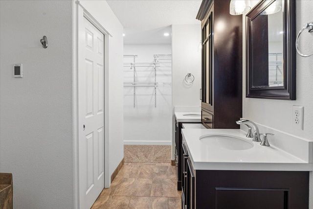 2232 SW Newberry Court, Redmond, OR 97756