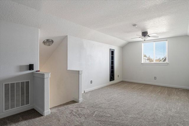 2232 SW Newberry Court, Redmond, OR 97756