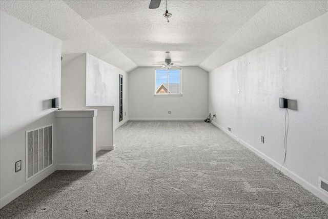 2232 SW Newberry Court, Redmond, OR 97756