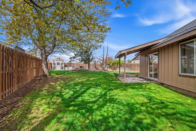 2232 SW Newberry Court, Redmond, OR 97756