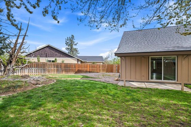 2232 SW Newberry Court, Redmond, OR 97756