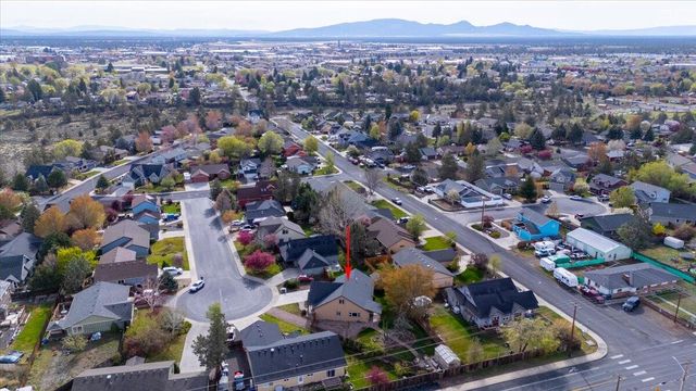 2232 SW Newberry Court, Redmond, OR 97756