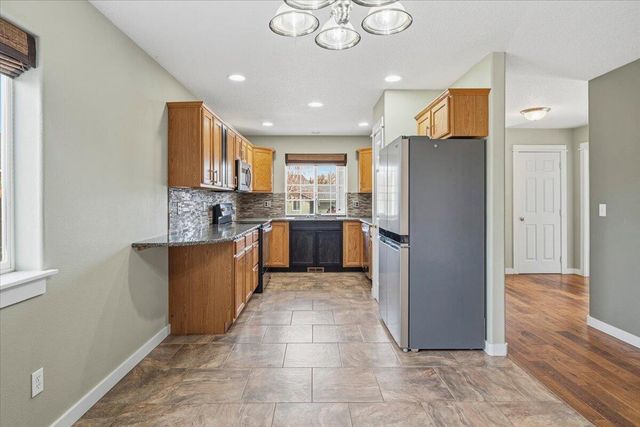 2232 SW Newberry Court, Redmond, OR 97756