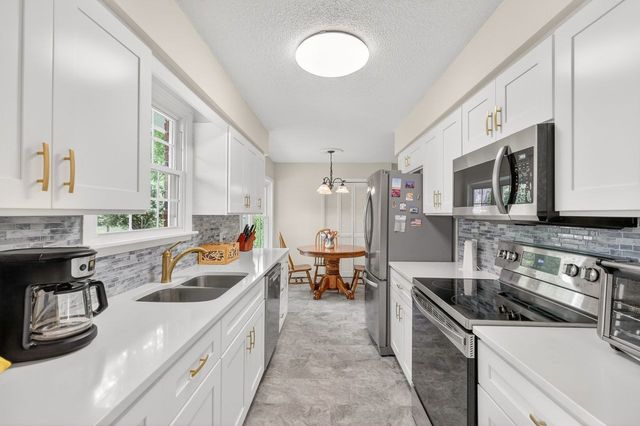 108 Ervin St, Hendersonville, TN 37075