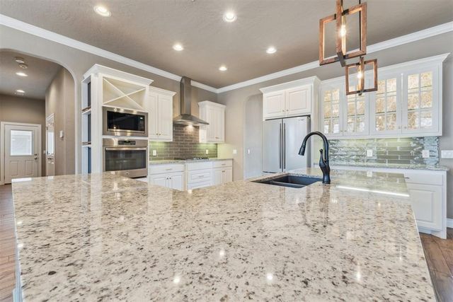 3514 Rivers Edge Court, Newcastle, OK 73065