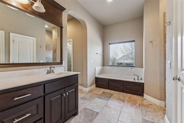 3514 Rivers Edge Court, Newcastle, OK 73065