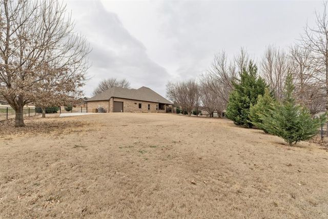 3514 Rivers Edge Court, Newcastle, OK 73065