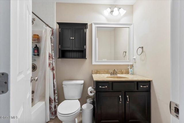 15 Stonebridge Drive, Ballston, NY 12019