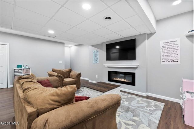 15 Stonebridge Drive, Ballston, NY 12019