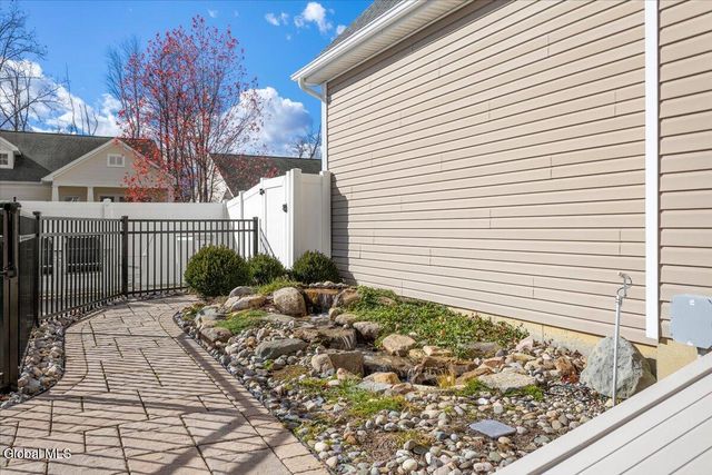 15 Stonebridge Drive, Ballston, NY 12019