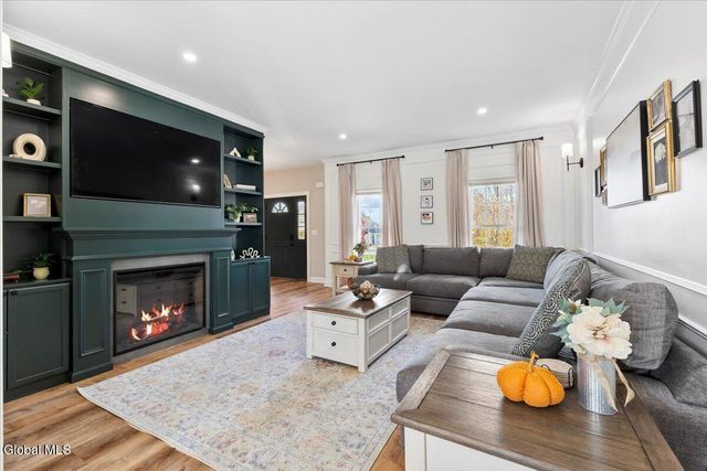 15 Stonebridge Drive, Ballston, NY 12019