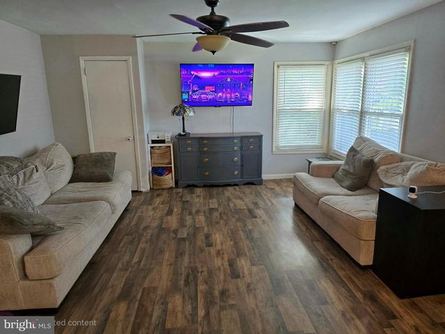 109 MERRITT AVE, Douglassville, PA 19518