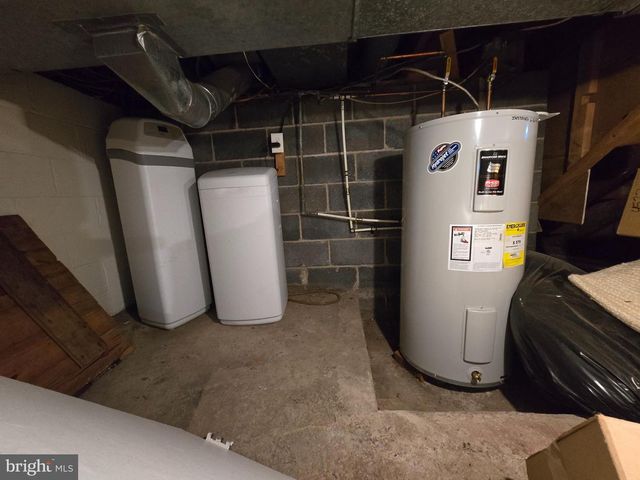 109 MERRITT AVE, Douglassville, PA 19518