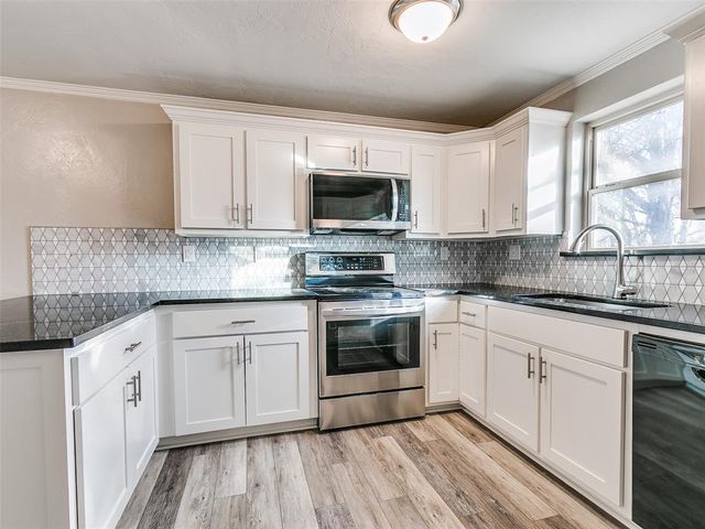 19329 Rock Spring Drive, Newalla, OK 74857