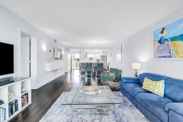 52 Yacht Club Drive 402, North Palm Beach, FL 33408