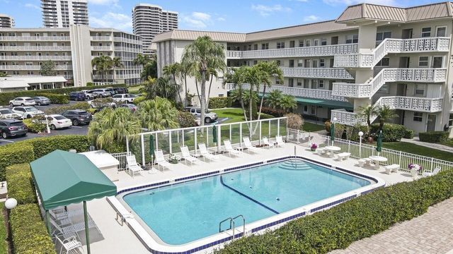 52 Yacht Club Drive 402, North Palm Beach, FL 33408