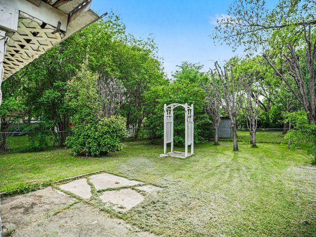 813 32nd Street, Grand Prairie, TX 75050