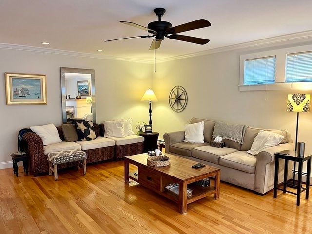 124 Mount Pleasant Ave 1 -Winter, Gloucester, MA 01930