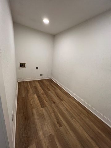 2801 Ennis Avenue, Fort Worth, TX 76111