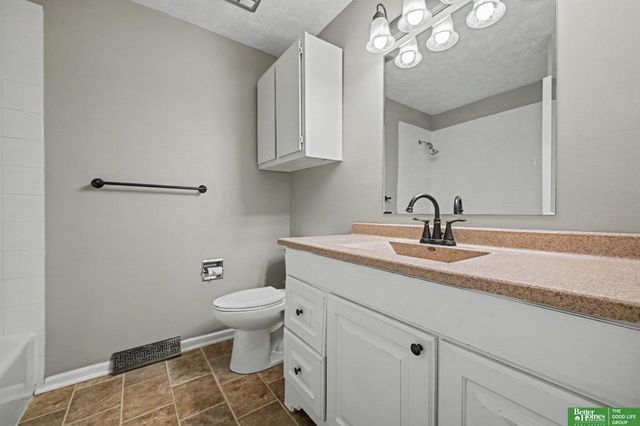 6219 S 149th Street, Omaha, NE 68137