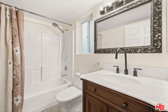 9155 Cedros Avenue 1, Panorama City, CA 91402