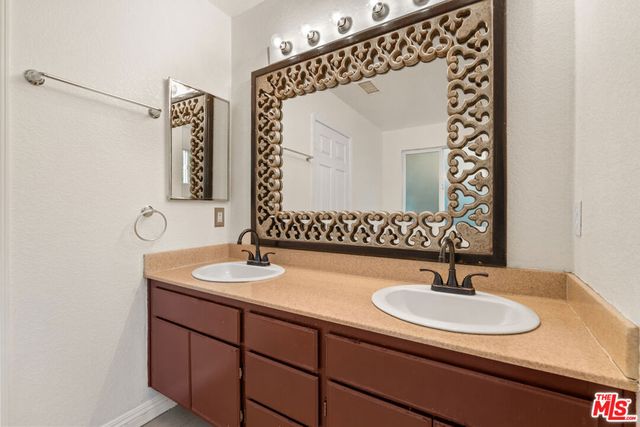 9155 Cedros Avenue 1, Panorama City, CA 91402