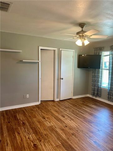 1806 Volga Dr, Corpus Christi, TX 78412