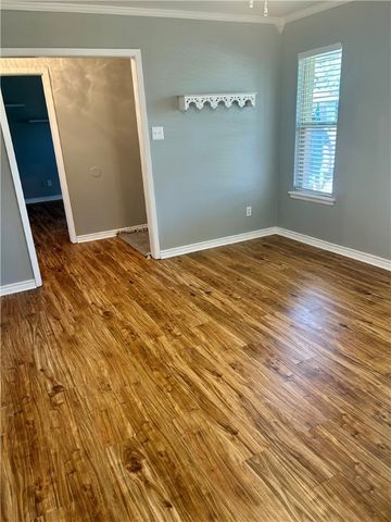 1806 Volga Dr, Corpus Christi, TX 78412