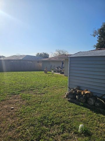 1806 Volga Dr, Corpus Christi, TX 78412