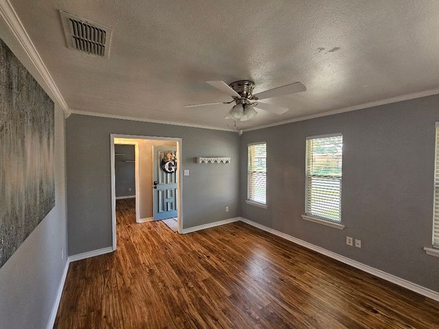 1806 Volga Dr, Corpus Christi, TX 78412