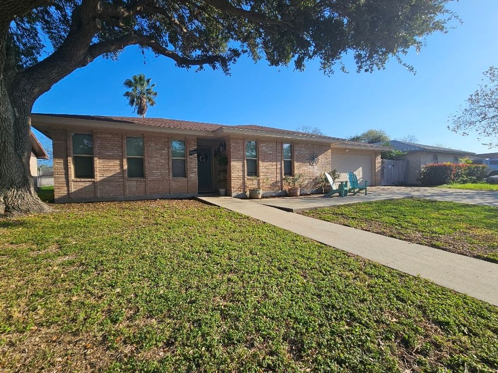 1806 Volga Dr, Corpus Christi, TX 78412