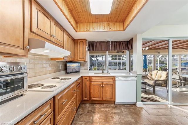 4832 Triton CT W, Cape Coral, FL 33904