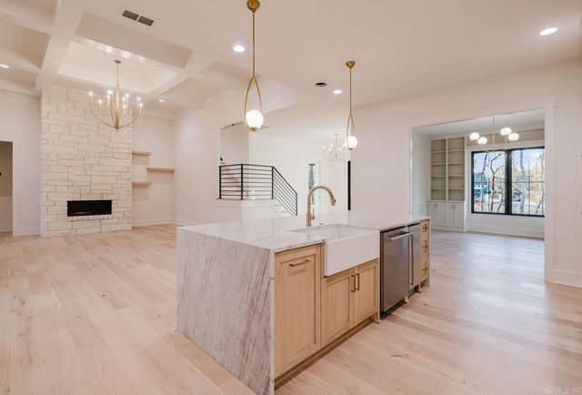 7048 Hannah Ln, Benton, AR 72019