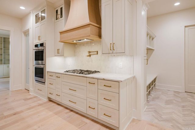 7048 Hannah Ln, Benton, AR 72019