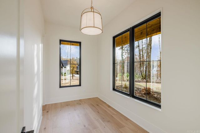 7048 Hannah Ln, Benton, AR 72019