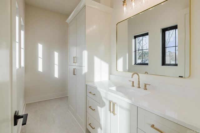 7048 Hannah Ln, Benton, AR 72019