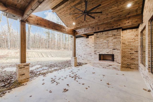 7048 Hannah Ln, Benton, AR 72019