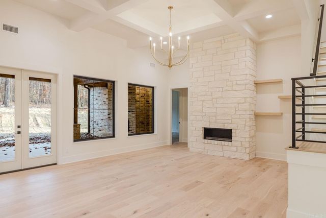 7048 Hannah Ln, Benton, AR 72019