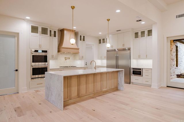 7048 Hannah Ln, Benton, AR 72019