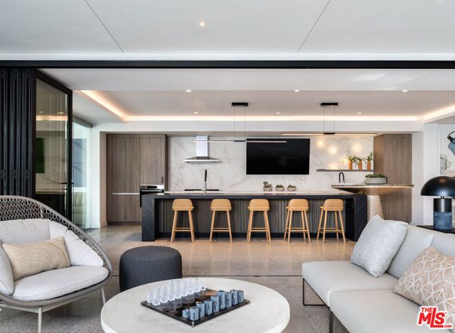 9001 Santa Monica Boulevard 405, West Hollywood, CA 90069