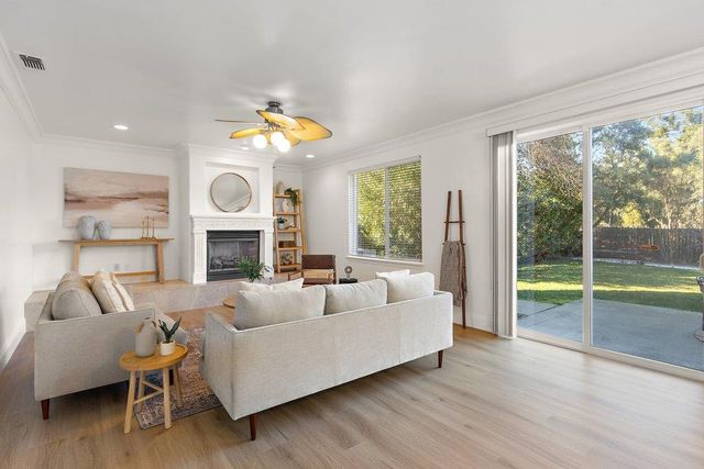 6129 Merry Ln, Carmichael, CA 95608