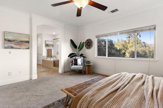 6129 Merry Ln, Carmichael, CA 95608