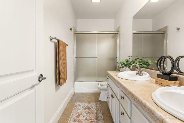 6129 Merry Ln, Carmichael, CA 95608